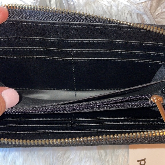 Ahdorned New York Faux Suede Triple Compartment Zip Closure Wallet Black - Picture 4 of 8